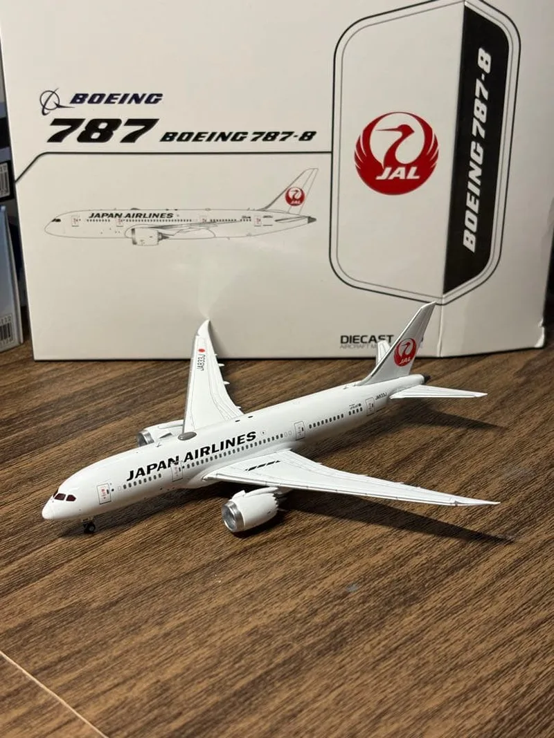 Japan Air Lines (JAL) Boeing 787-8 JA835J | 航空模型格納庫モデル
