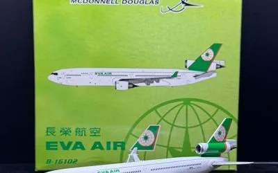 EVA Air McDonnell Douglas MD-11 B-16102 1:400 Phoenix Models