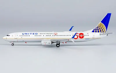 United Airlines Boeing 737-900 w/ Scimitar Winglets N66837 1:400 NG Models
