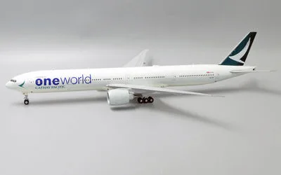 キャセイパシフィック ボーイング 777-300ER B-KQI 画像1