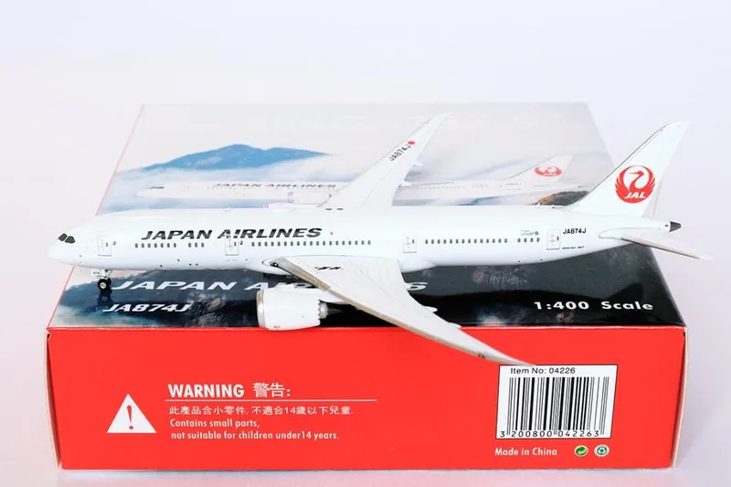Japan Air Lines (JAL) Boeing 787-9 JA874J 1:400 Phoenix Models