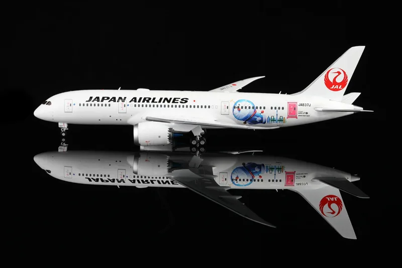 Japan Air Lines (JAL) Boeing 787-8 JA837J 1:200 SQ Wings