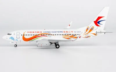 中国東方航空 ボーイング 737-700 w/ Winglets B-5807