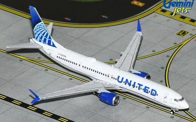 United Airlines Boeing 737 MAX 9 N37555 1:400 GeminiJets