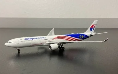 マレーシア航空 エアバス A330-300 9M-MTJ