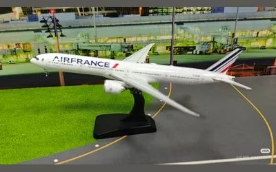 エールフランス航空 ボーイング 777-300ER F-GZNE