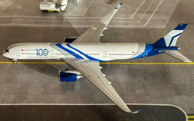 Delta Air Lines Airbus A350-900 N527DN 1:400 Panda Model