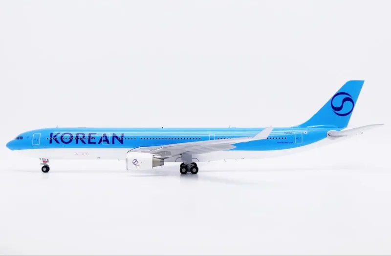 Korean Air Airbus A330-300 HL8025 1:200 JC Wings