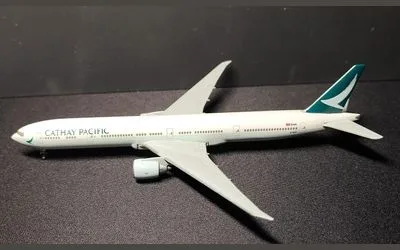 キャセイパシフィック ボーイング 777-300ER B-KPM
