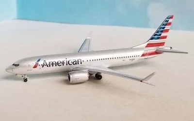 American Airlines Boeing 737 MAX 8 N318SF 1:400 Aeroclassics