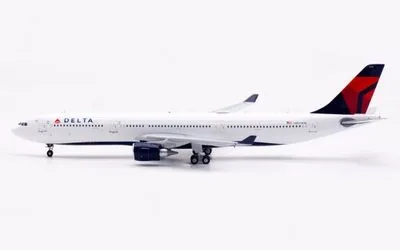 Delta Air Lines Airbus A330-300 N831NW 1:400 Aviation400