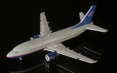 ユナイテッド航空 ボーイング 737-500 N936UA 画像1