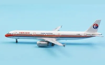 中国東方航空 エアバス A321 B-6886 画像1