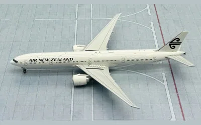 ニュージーランド航空 ボーイング 777-300ER ZK-OKU