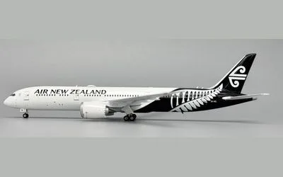 Air New Zealand Boeing 787-9 ZK-NZL 1:400 Phoenix Models