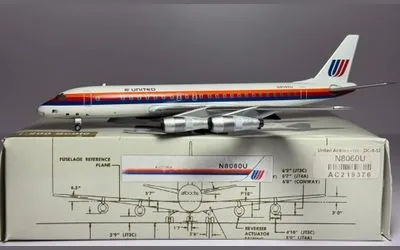 United Airlines Douglas DC-8-50 N8060U 1:200 Aeroclassics
