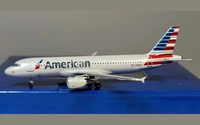 アメリカン航空 エアバス A320-200 N118US