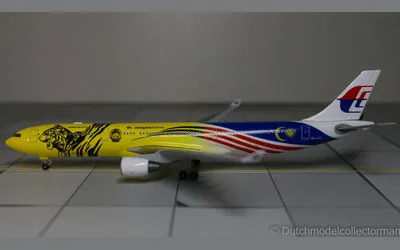 Malaysia Airlines Airbus A330-300 9M-MTG 1:500 Herpa