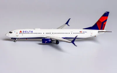 デルタ航空 ボーイング 737-900 w/ Scimitar Winglets N913DU