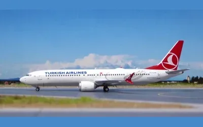 Turkish Airlines Boeing 737 MAX 9 TC-LYB 1:400 Phoenix Models