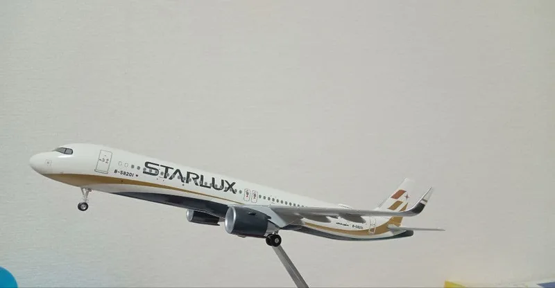 Starlux Airlines Airbus A321neo B-58201 1:200 Hogan