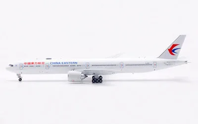 中国東方航空 ボーイング 777-300ER B-2025