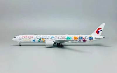 中国東方航空 ボーイング 777-300ER B-7882