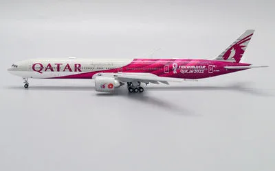 Qatar Airways Boeing 777-300ER A7-BEB 1:400 JC Wings