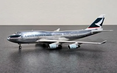 Cathay Pacific Cargo Boeing 747-400BCF B-HKJ 1:400 Phoenix Models