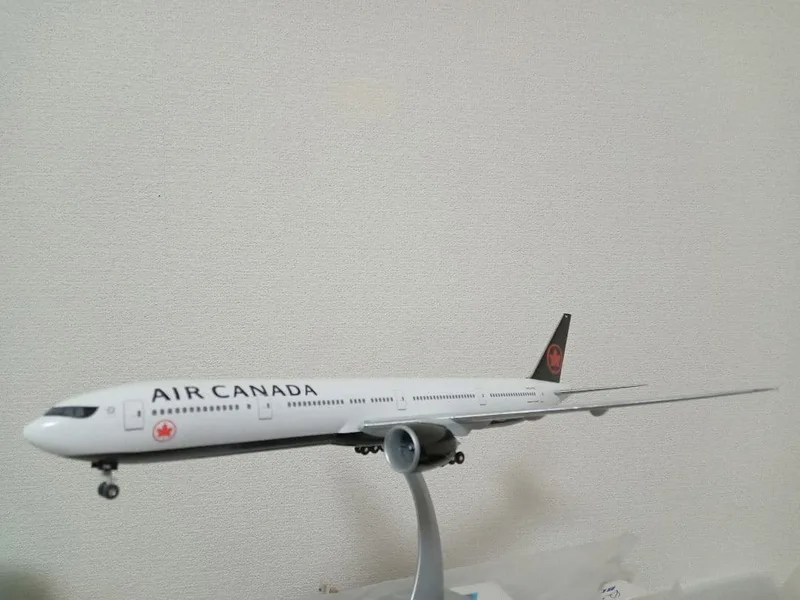 Air Canada Boeing 777-300ER C-FIVX 1:200 Hogan