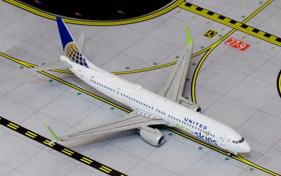 ユナイテッド航空 ボーイング 737-900 w/ Scimitar Winglets N75432