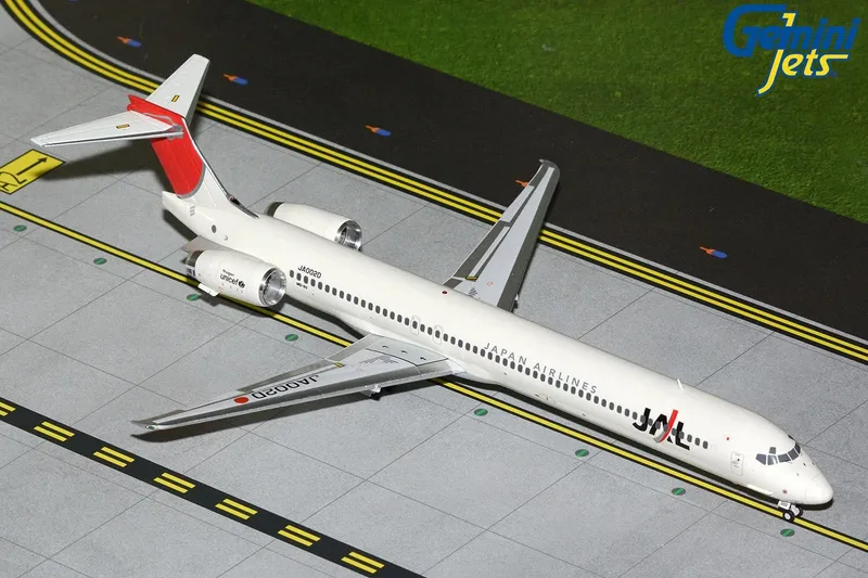 JAL マクドネル・ダグラス MD-90 JA002D 画像1