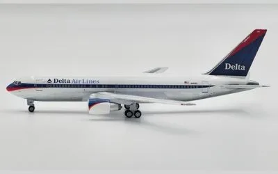 Delta Air Lines Boeing 767-200 N110DL 1:400 Aeroclassics