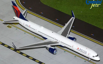デルタ航空 ボーイング 757-300 w/ Winglets N595NW