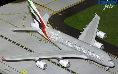 エミレーツ航空 エアバス A380-800 A6-EUE