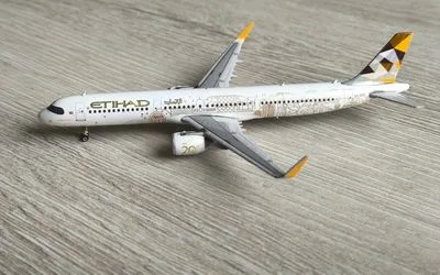 Etihad Airways Airbus A321neo A6-AEN 1:400 Phoenix Models
