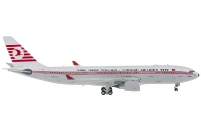 Turkish Airlines Airbus A330-200 TC-JNC 1:400 Phoenix Models