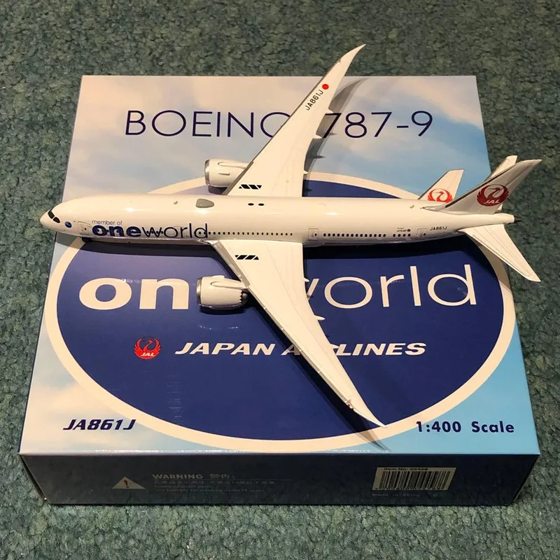 Japan Air Lines (JAL) Boeing 787-9 JA861J 1:400 Phoenix Models