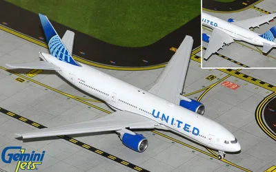 ユナイテッド航空 ボーイング 777-200 N798UA 画像1