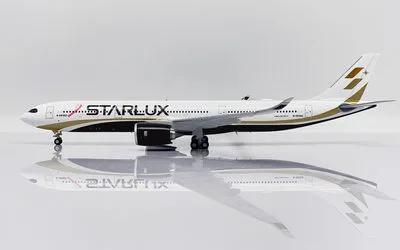Starlux Airlines Airbus A330-900 B-58302 1:200 JC Wings