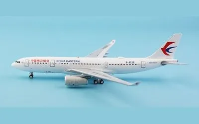China Eastern Airlines Airbus A330-200 B-8226 1:400 Aviation400
