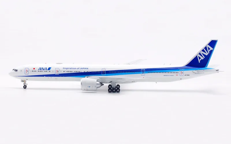 All Nippon Airways (ANA) Boeing 777-300ER JA795A 1:400 Aviation400