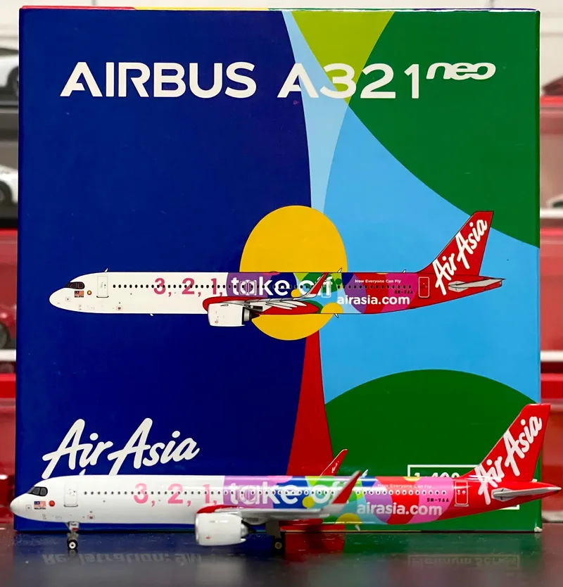 AirAsia Airbus A321neo 9M-VAA 1:400 Phoenix Models