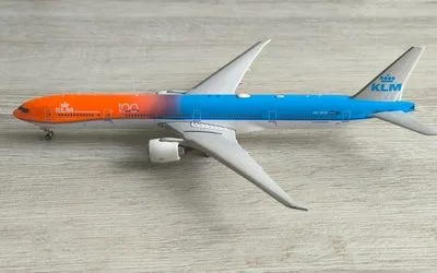 KLM Boeing 777-300ER PH-BVA 1:400 Phoenix Models
