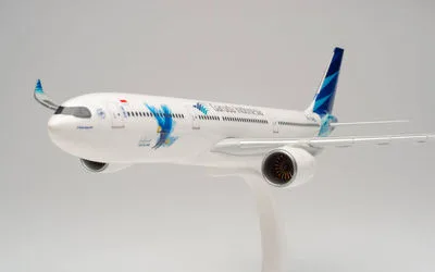 Garuda Indonesia Airbus A330-900 PK-GHE 1:200 Herpa