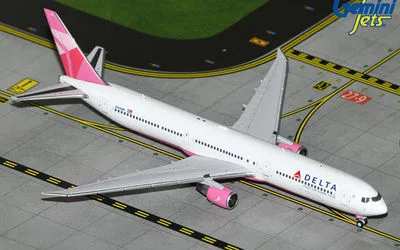 デルタ航空 ボーイング 767-400 N845MH 画像1