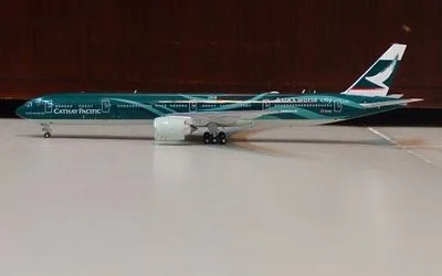 キャセイパシフィック ボーイング 777-300ER B-KPF 画像1
