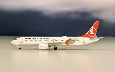 Turkish Airlines Boeing 737 MAX 8 TC-LCA 1:400 Aeroclassics