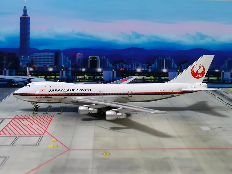Japan Air Lines (JAL) Boeing 747-100 JA8101 1:400 HX Models