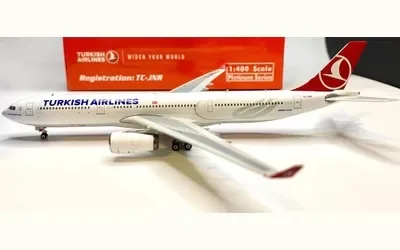 Turkish Airlines Airbus A330-300 TC-JNR 1:400 Phoenix Models